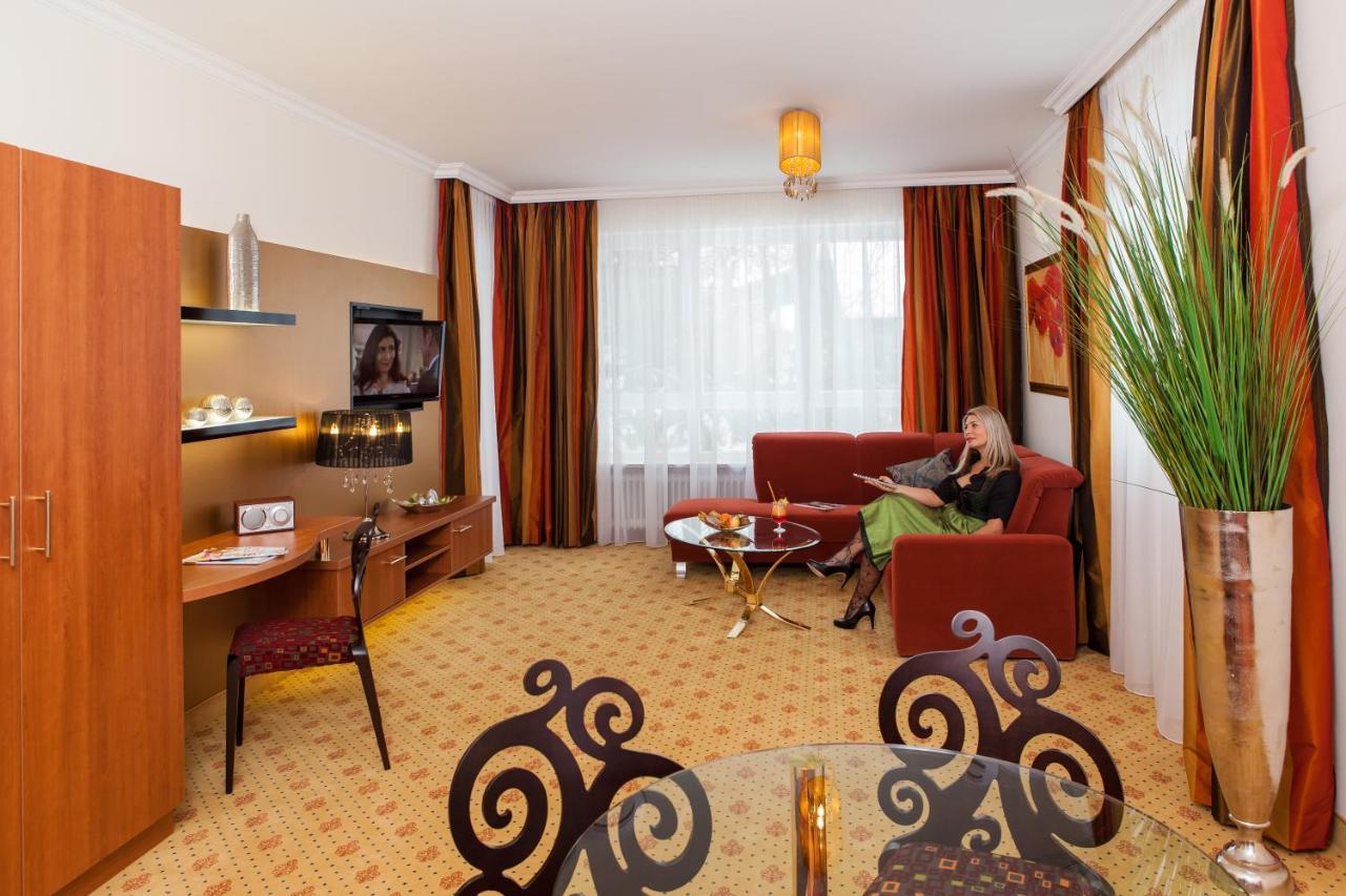 Thermalhotel Gass Bad Fussing Bagian luar foto
