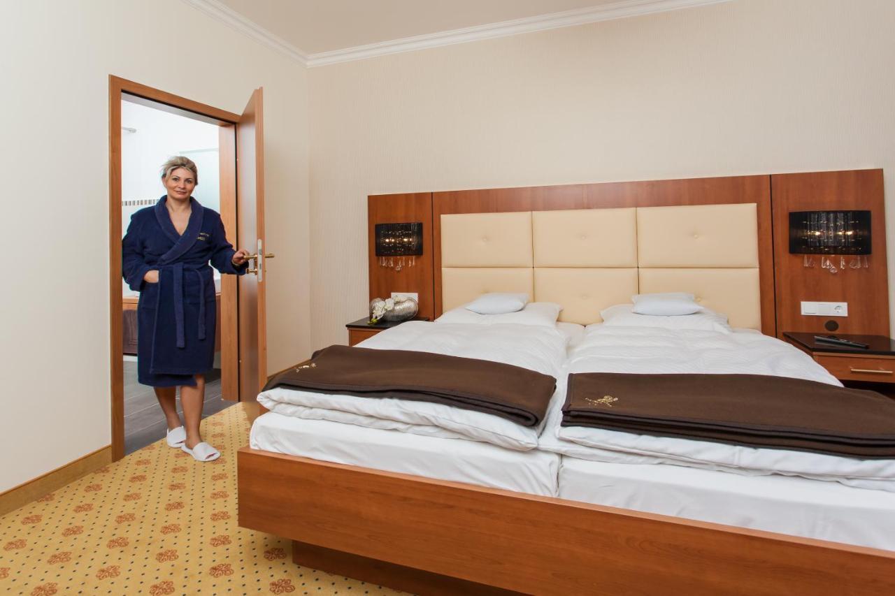 Thermalhotel Gass Bad Fussing Bagian luar foto